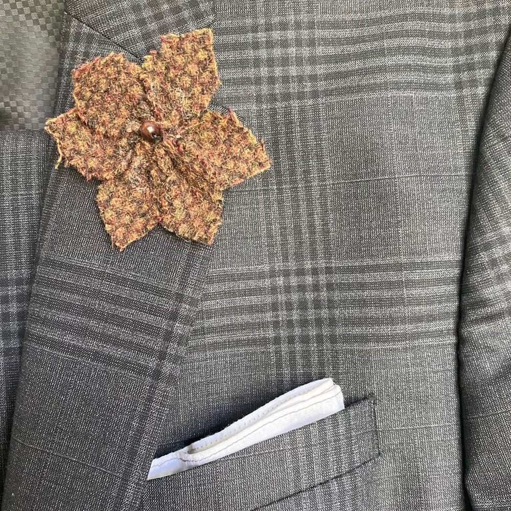 Lapel pin